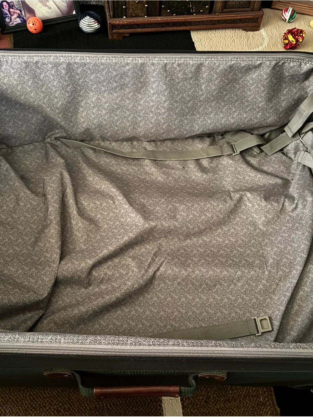 Men's Black Travel Roller Duffel Bag - Classic Black